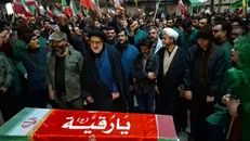 تشییع پیکر شهید آژنگ در شهرکرد + فیلم