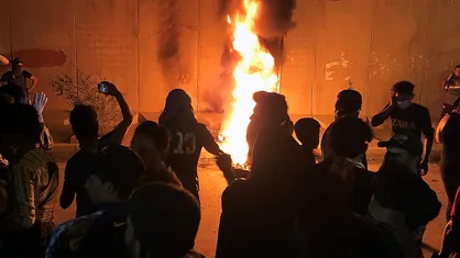 حضورِ طرفدارانِ &laquo;شیرازی&raquo; در حمله به کنسولگری ایران/ گروه صادق شیرازی محکوم کرد