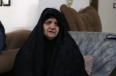 احمد همیشه بوی آرامش می‌داد/ روایت مادر شهید محمدی‌الموتی از فروتنی و احترام فرزند شهیدش+فیلم