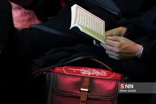 مراسم معنوی دعای عرفه در حرم مطهر رضوی