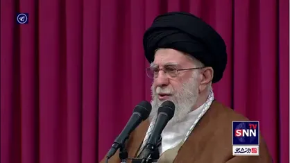 رهبر انقلاب در دیدار هزاران نفر از زنان و دختران: همه به خصوص بانوان مراقب شیوه&zwnj;های نرم&zwnj;افزاری دشمن باشند و فریب شعار&zwnj;ها و وسوسه&zwnj;ها را نخورند