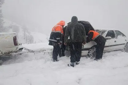 امدادرسانی به ۱۸۱ خودرو در محورهای چهارمحال و بختیاری