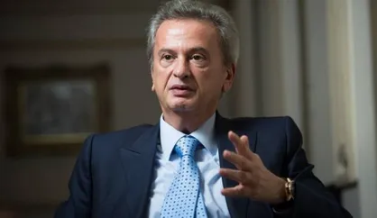 رئیس بانک مرکزی لبنان در تور مسئولان فرودگاه فرانسه/ قاچاق ۹۰ هزار یورو پول نقد