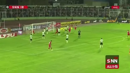گل اول پرسپولیس به خیبر توسط فرشاد احمدزاده در دقیقه ۶۵ / پرسپولیس ۱ خیبر خرم&zwnj;آباد ۱