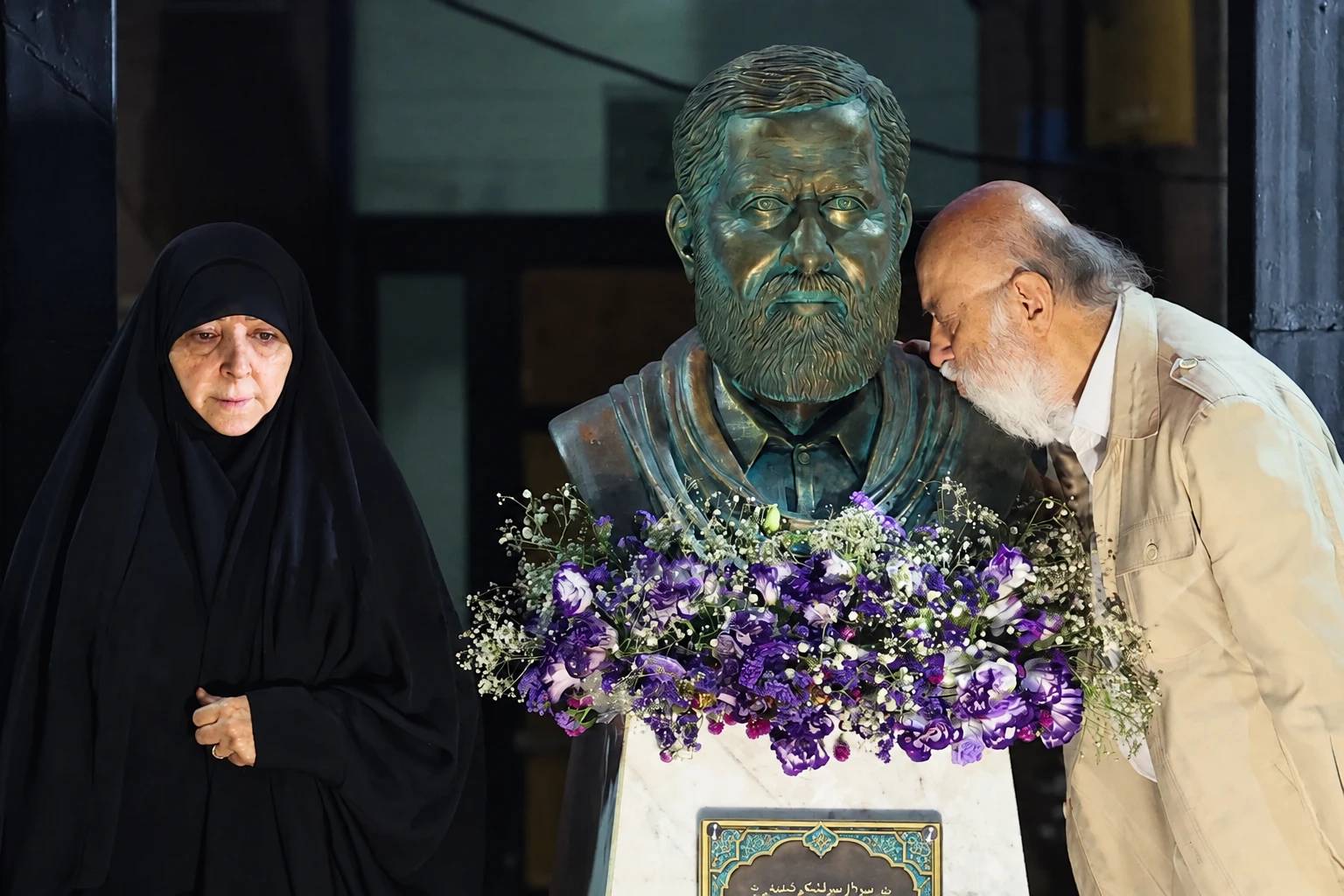 رونمایی از سردیس شهید حاج رمضان در میدان فلسطین تهران رونمایی از سردیس شهید حاج رمضان در میدان فلسطین تهران