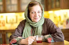 قلم‌های لرزان‌تان را می‌بوسم! / می‌دانم که دوست دارید به جای فساد از ایثار بنویسید