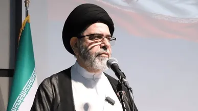دیدار نماینده آیت‌الله سیستانی با خانواده شهدای «جنگ رمضان» در سنندج