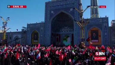 انتظار مردم در صحن پیامبر اعظم(ص) آستان مقدس رضوی برای ورود پیکر مطهر رهبر شهید