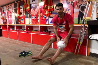 احتمال قطع همکاری پرسپولیس و حسین ماهینی؛ کاپیتان رفتنی شد؟