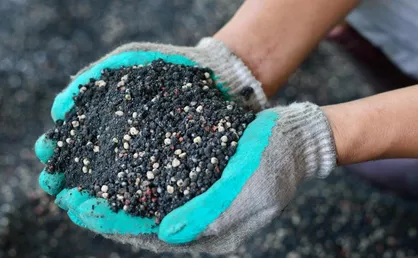 آغاز توزیع کود ترکیبی آلی فسفاته در شبکه دولتی