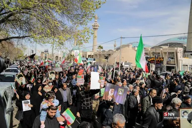 راهپیمایی نمازگزاران اصفهانی در خون‌خواهی رهبر شهید انقلاب