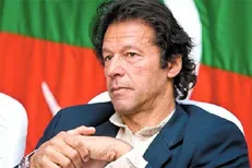 دولت پاکستان خودرو‌های سوپر لوکس نخست وزیری را فروخت/ عمران خان با هلیکوپتر به دفتر کارش می‌رود