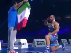 احترام نظامی امیرحسین زارع به پرچم ایران