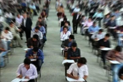 ۱۰۰ هزار متقاضی شرکت در آزمون مرکز وکلا ثبت نام کردند