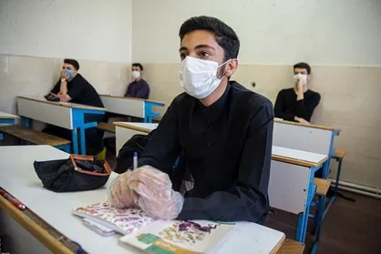 آغاز واکسیناسیون دانش&zwnj;آموزان متولد سال ۸۲ تا ۸۳