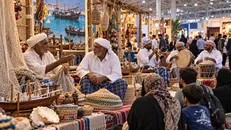 حضور متفاوت هرمزگان در نمایشگاه روستا و عشایر؛ از روایت ناخدایان بندر کنگ تا موسیقی لاوان + فیلم