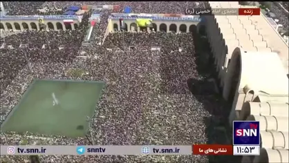 طنین صدای ذان ظهر در مصلی امام خمینی (ره) در تهران