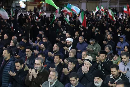 زمزمه&zwnj;های استغاثه به امام زمان (عج) در دل تاریکی طنین&zwnj;انداز شد + فیلم