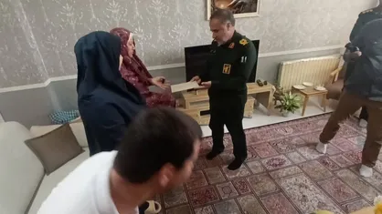 دیدار معاون نیروی انسانی نیروی زمینی سپاه با خانواده شهید &laquo;ماشاءالله سجادی&raquo;