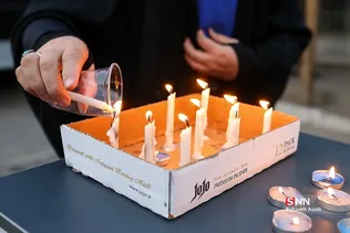 یادبود شهدای مسجد قندوز در مقابل کنسولگری افغانستان