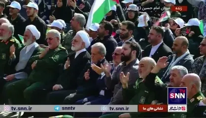 سینه&zwnj;&lrm;زنی رئیس جمهور، مقامات لشکری و کشوری و اقشار مختلف مردم در مراسم تشییع شهید نیلفروشان
