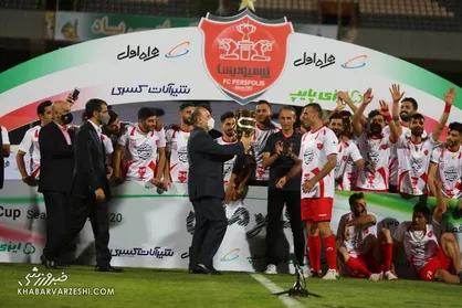 سلطانی&zwnj;فر جویای حال هافبک پرسپولیس شد