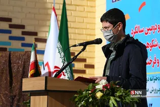 نواختن گلبانگ انقلاب