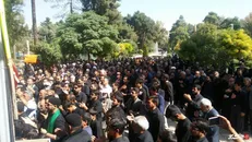 بیش از ۱۰۰۰ نفر از دانشجویان و مردم نیشابور خواستار برکناری عضو هتاک شورای این شهر شدند + تصاویر