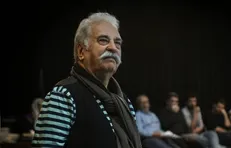 هادی مرزبان «دکتر نون» را به تالار وحدت می‌آورد