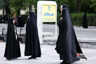 اقامه نماز عید فطر در مسجد دانشگاه تهران