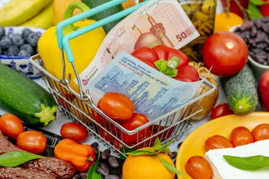 بازار ۴ مهر زیر فشار دلار و طلا؛ قیمت کالاهای اساسی همچنان بالاست