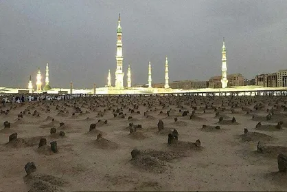 مراسم دعای کمیل در بین الحرمین به مناسبت سالروز تخریب بقیع