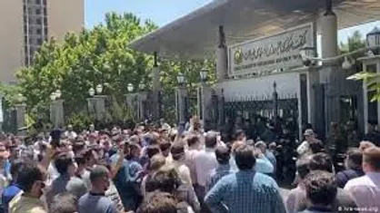 تعارض منافع نمایندگان مجلس و نهادهای حکومتی از موانع تصویب طرح نحوه تشکیل اجتماعات است