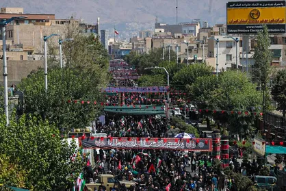 پیاده&zwnj;روی جاماندگان اربعین در تهران