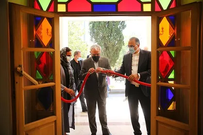 افتتاح نمایشگاه گروهی پوستر &laquo;ساده رنگی&raquo; به یاد سرژ آواکیان