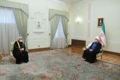 روحانی: ایران علاقه&zwnj;مند به توسعه همکاری&zwnj;ها در همه عرصه&zwnj;ها با عمان است