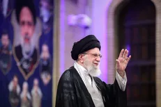 مراسم بزرگداشت شهید رئیسی و شهدای پرواز اردیبهشت با حضور رهبر انقلاب آغاز شد + فیلم