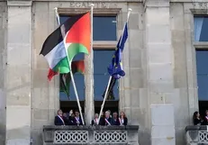 برافراشته شدن پرچم فلسطین بر فراز ساختمان ۲۰ شهرداری فرانسه