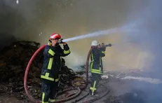 آتش سوزی در کارگاه ذوب قیر جامد در اسلامشهر/ جوان ۱۸ ساله جان باخت