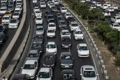 ترافیک تهران تحت فشار خودرو&zwnj;های غیربومی؛ لزوم ایجاد پارکینگ در ورودی شهر