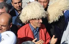 فتاح عنوان کرد: بنیاد مستضعفان آماده اجرای تعهدات خود به سیل‌زدگان