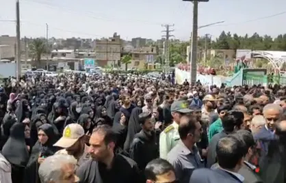 تصاویری از جمعیت حاضر در تشییع شهدای حمله مزدوران رژیم صهیونیستی به دادگستری زاهدان