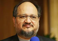 شریعتمداری: ۷ میلیون کارگر بیمه ندارند