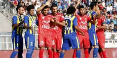 تشویق برانکو و شعار علیه بیرانوند و احمدزاده