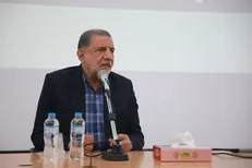 هزینه ناکارآمدی برخی وزرا را مردم می‌دهند؛ تعارف با کسی نداریم