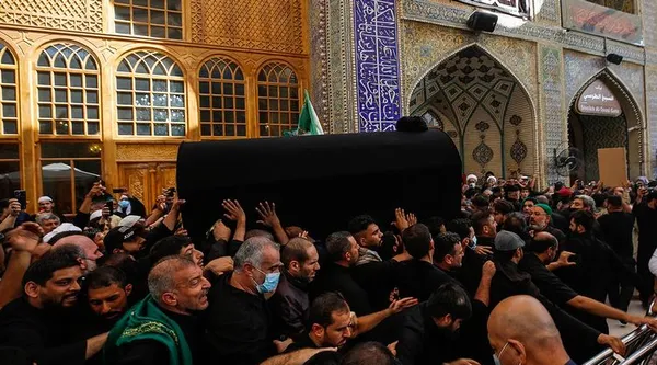 تشییع پیکر آیت الله حکیم در حرم مولا علی(علیه السلام)