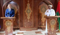 تأکید مورا بر تلاش عمان در حل مسائل مربوط به پرونده هسته‌ای ایران