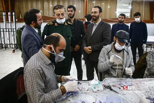 بازدید رئیس سازمان بسیج از کارگاه تولید ماسک و مواد ضدعفونی در لانه جاسوسی آمریکا