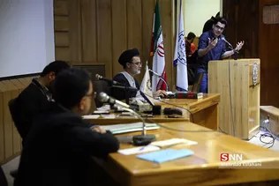 مناظره مصطفی تاجزاده و محمود نبویان در دانشگاه شریف
