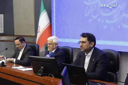 عارف: اولویت مناطق آزاد، توسعه همکاری&zwnj;های اقتصادی با کشورهای همسایه است